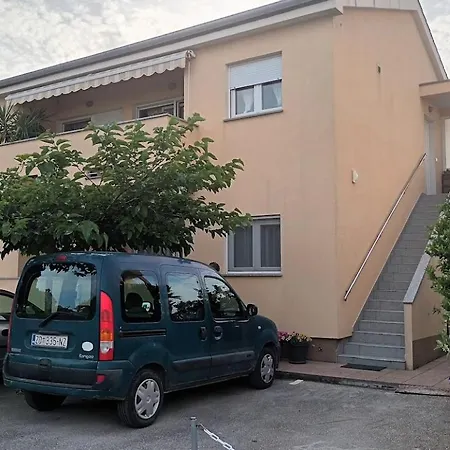 Apartment Marelja - Private Parking And Balcony