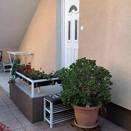 Marelja - Free Private Parking And Balcony Appartamento Zara
