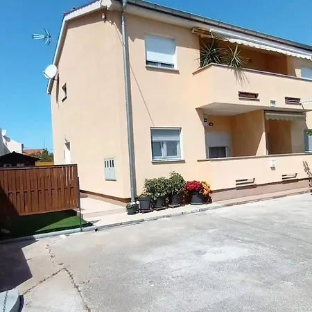 Apartmán Marelja - Private Parking And Balcony