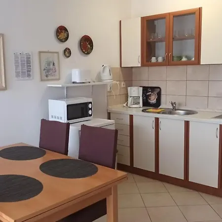 Apartment Marelja - Private Parking And Balcony