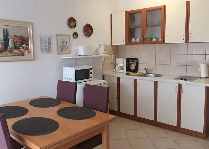 Apartmán Marelja - Free Private Parking And Balcony